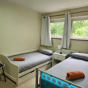 Twin In Crawley,gatwick,west Sussex Ifield